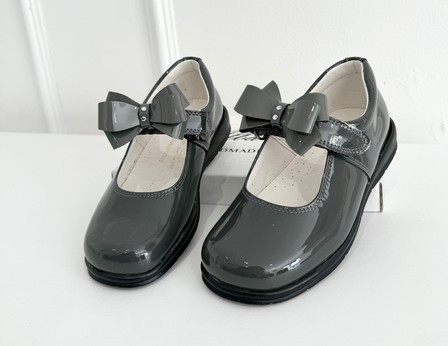 6273 Dark Grey School Shoes - Circle Bow Bow (Flat Sole)