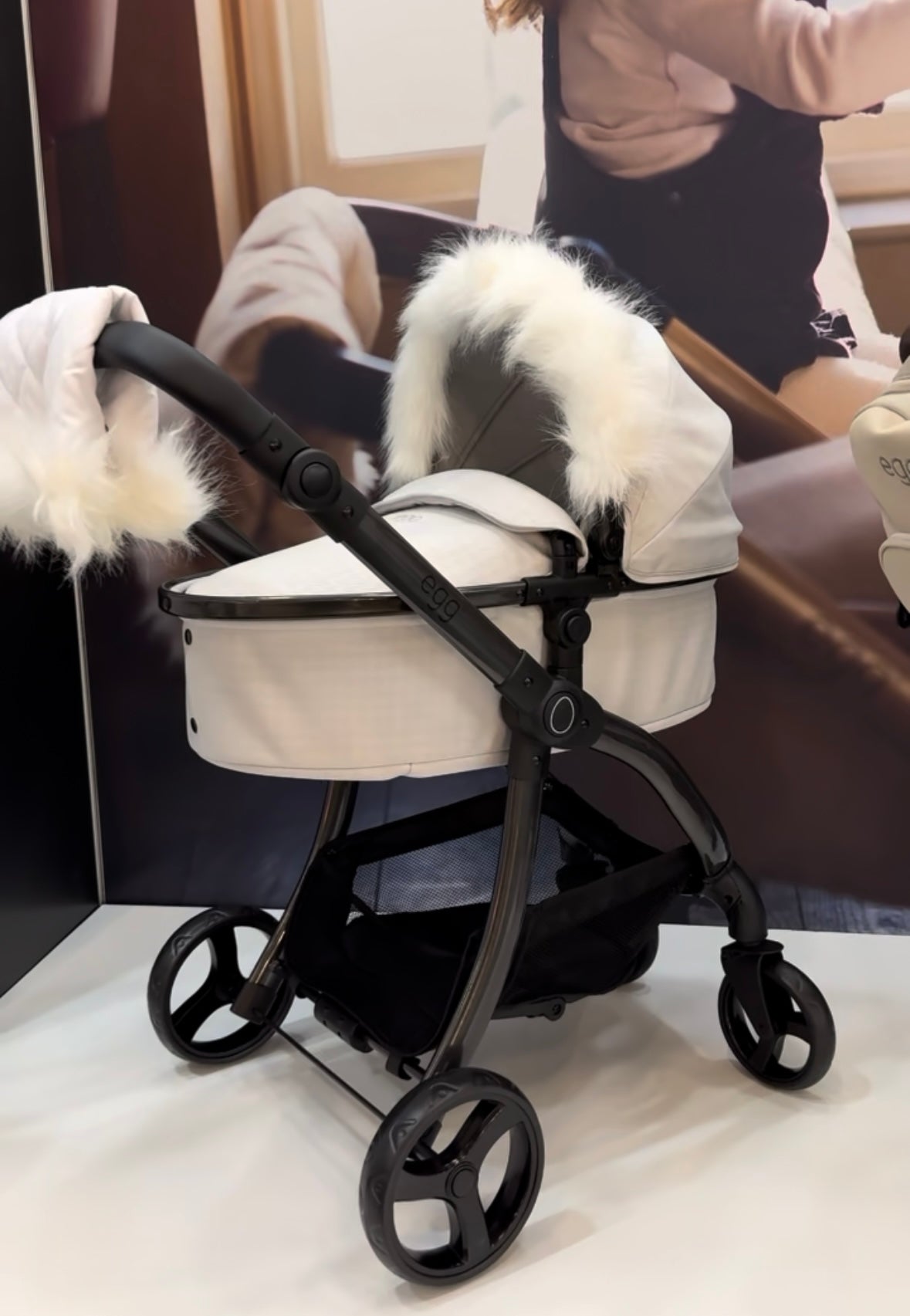 NEW COLOUR egg® Dolls Pram - Silver Hound Tooth