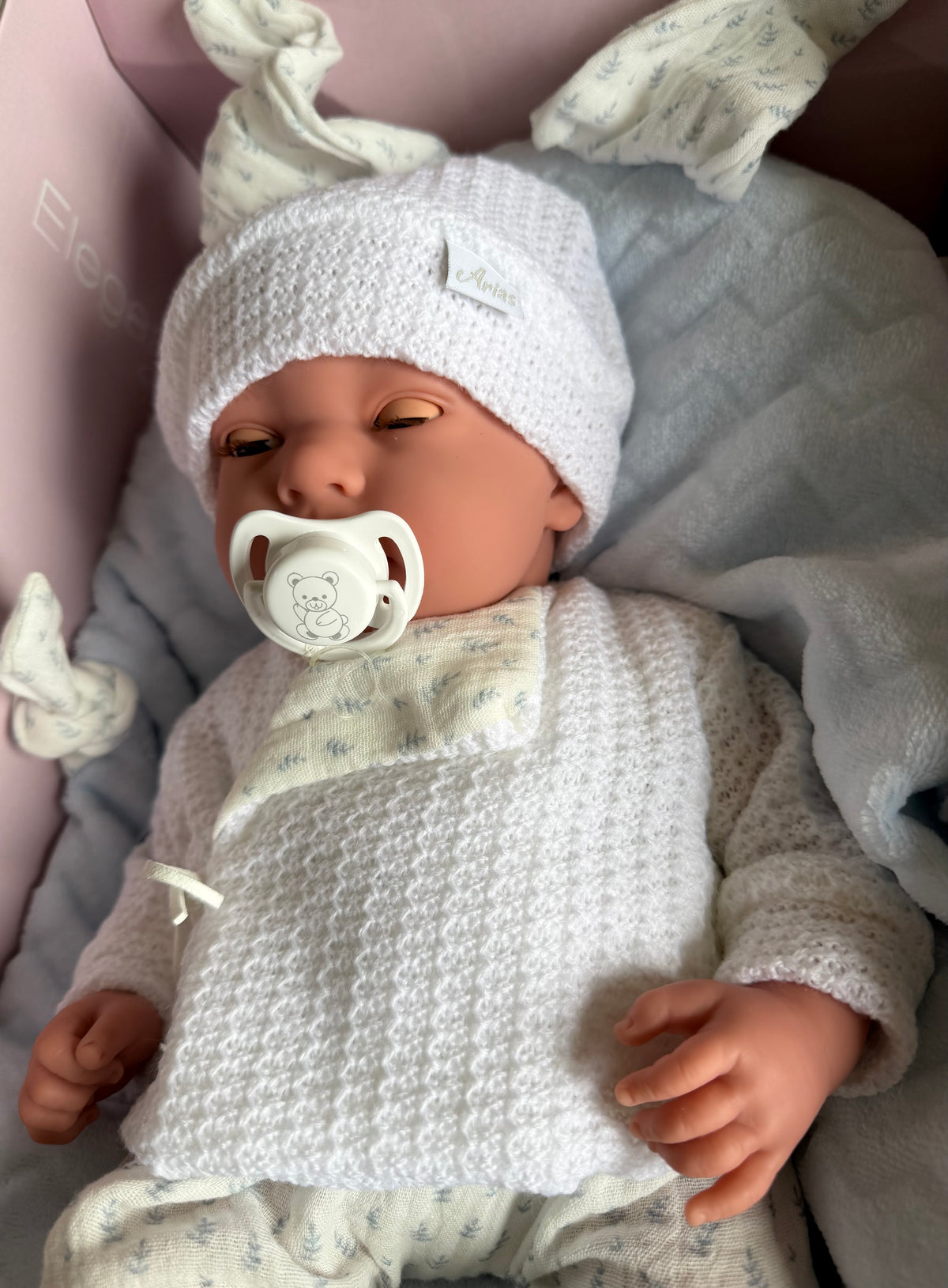 Arias Doll with Blanket, Sleepy Eyes and Magnetic Crying Dummy 40cm