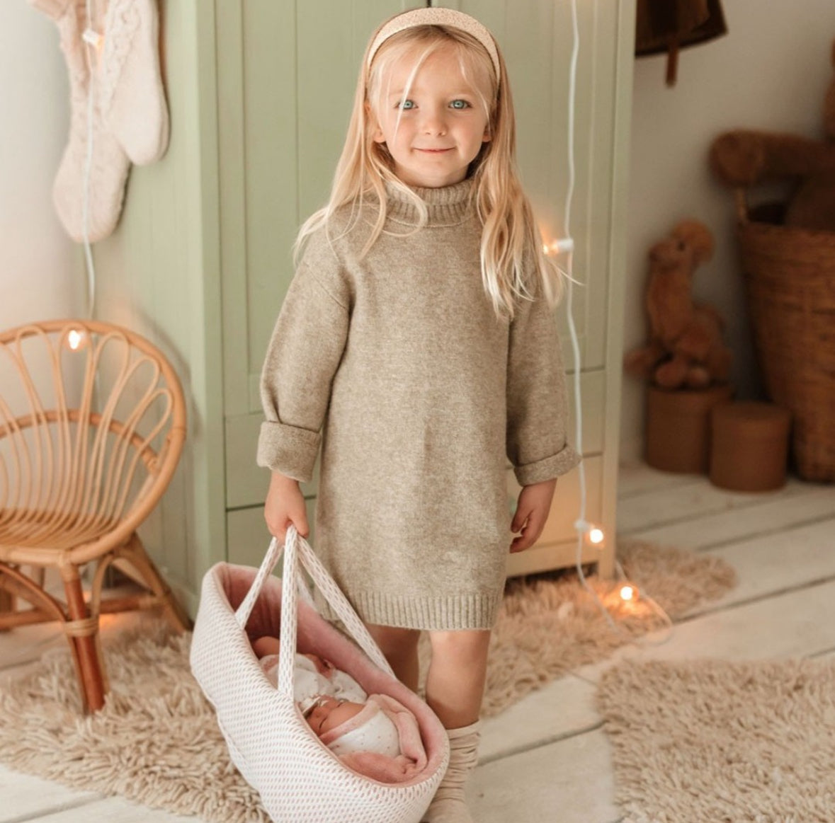 60812 Andie Pink Crying Elegance Doll