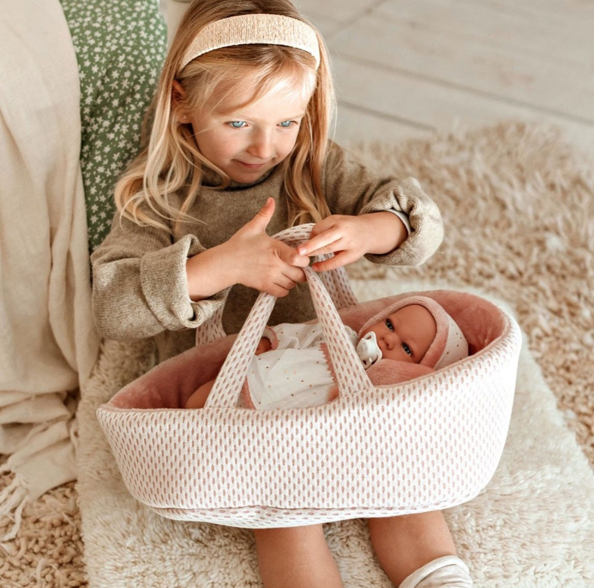 60812 Andie Pink Crying Elegance Doll