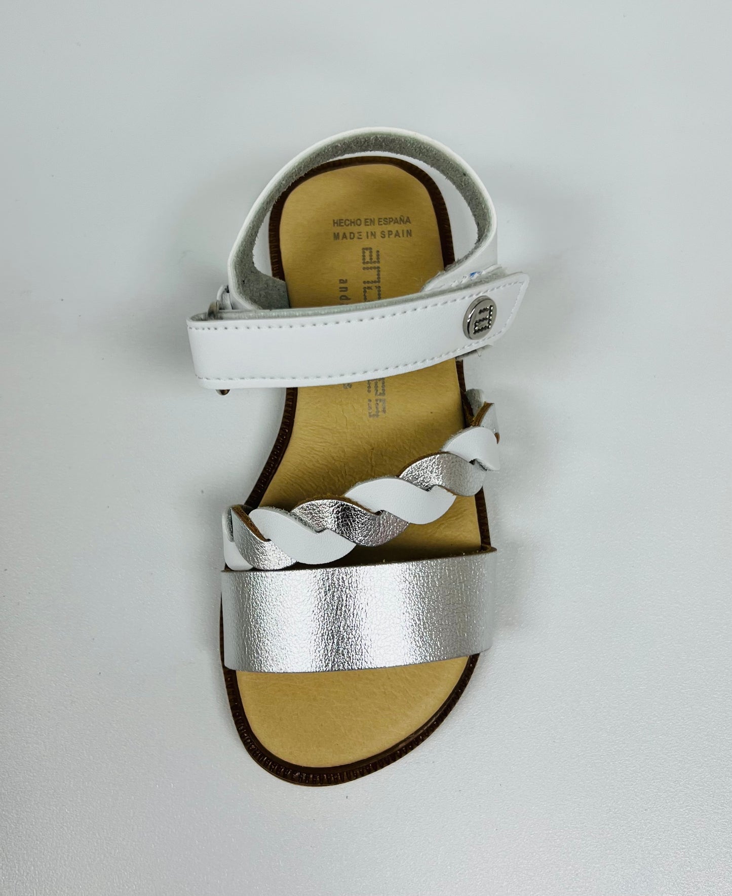 231725 Andanines White and Silver Pleat Cable Sandal