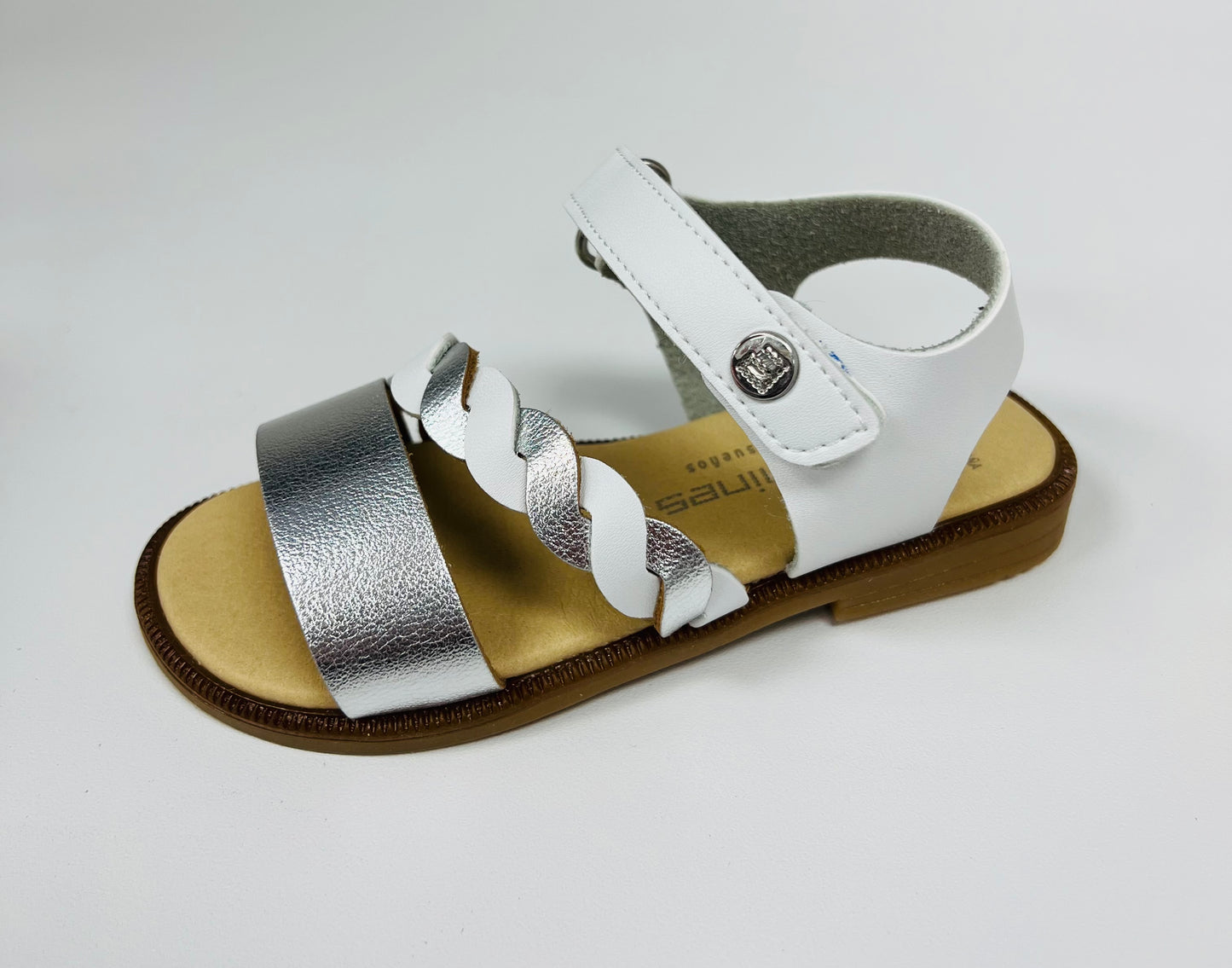 231725 Andanines White and Silver Pleat Cable Sandal
