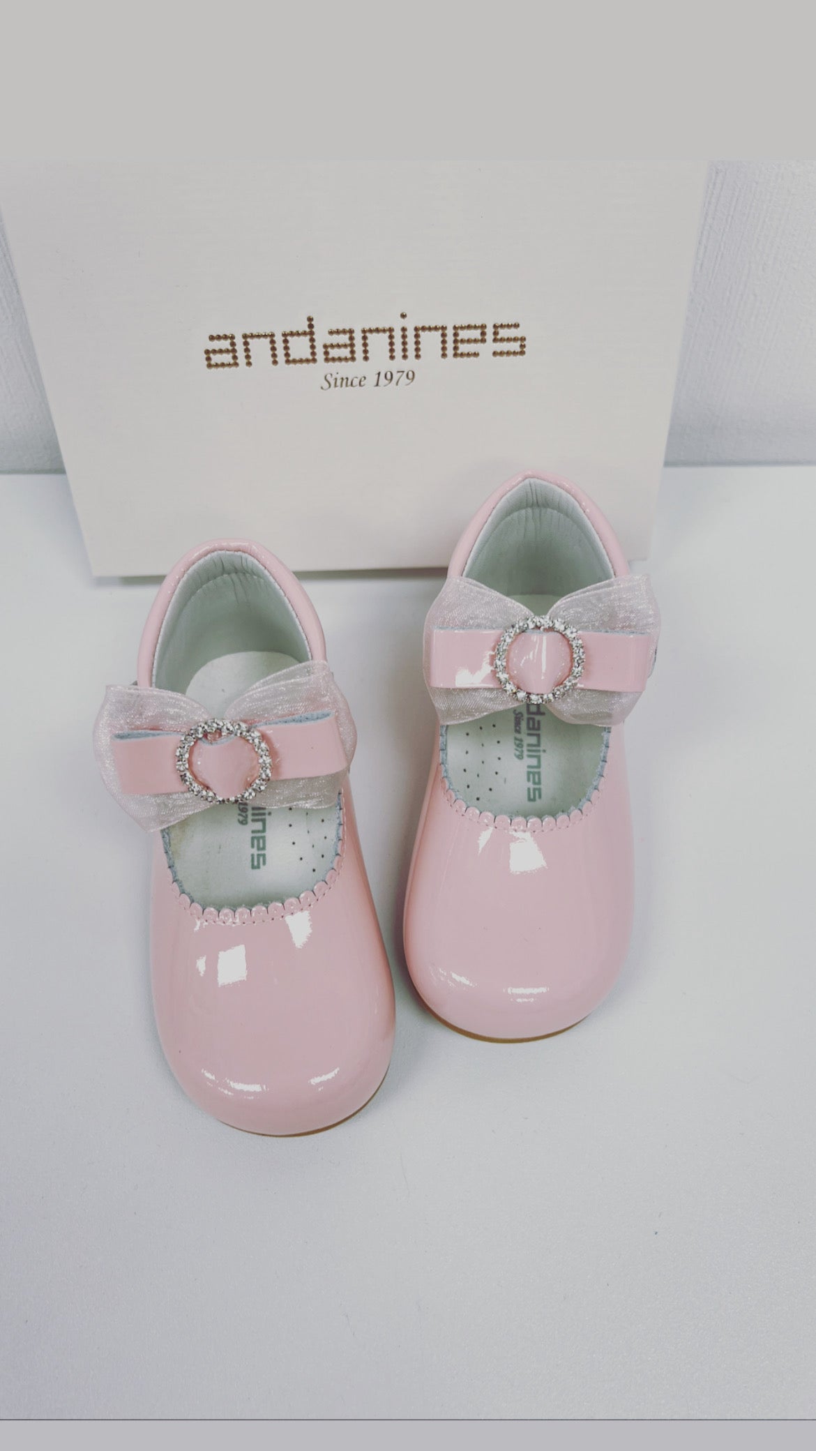 222261 Pink Patent Fabric Bow Andanines