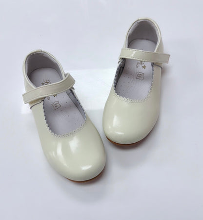 A1423 Cream Shoe