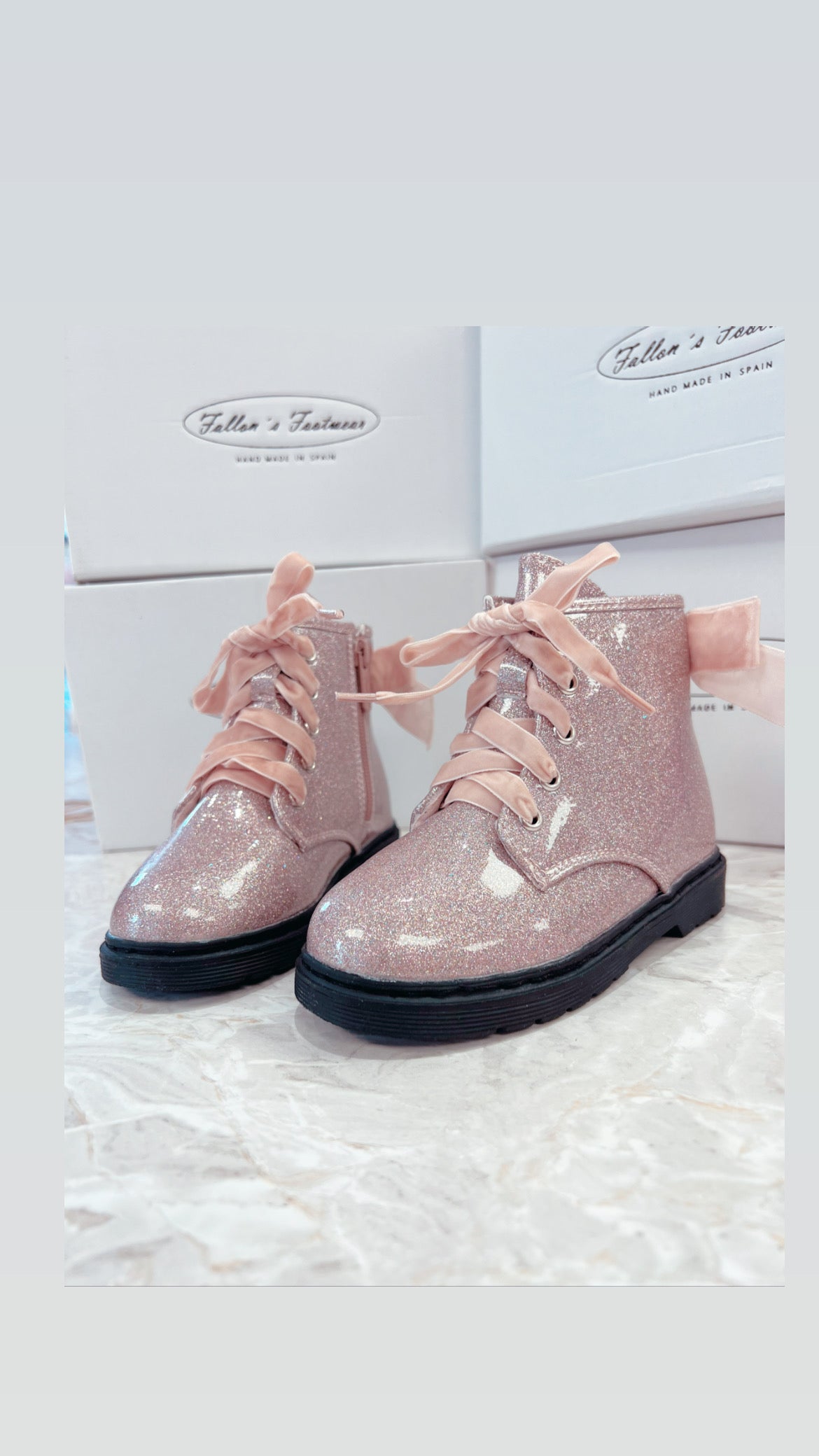 C822 Pink Back Bow Boot