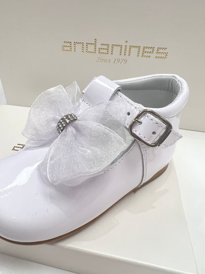 232263 White Patent Big Fabric Bow Andanines