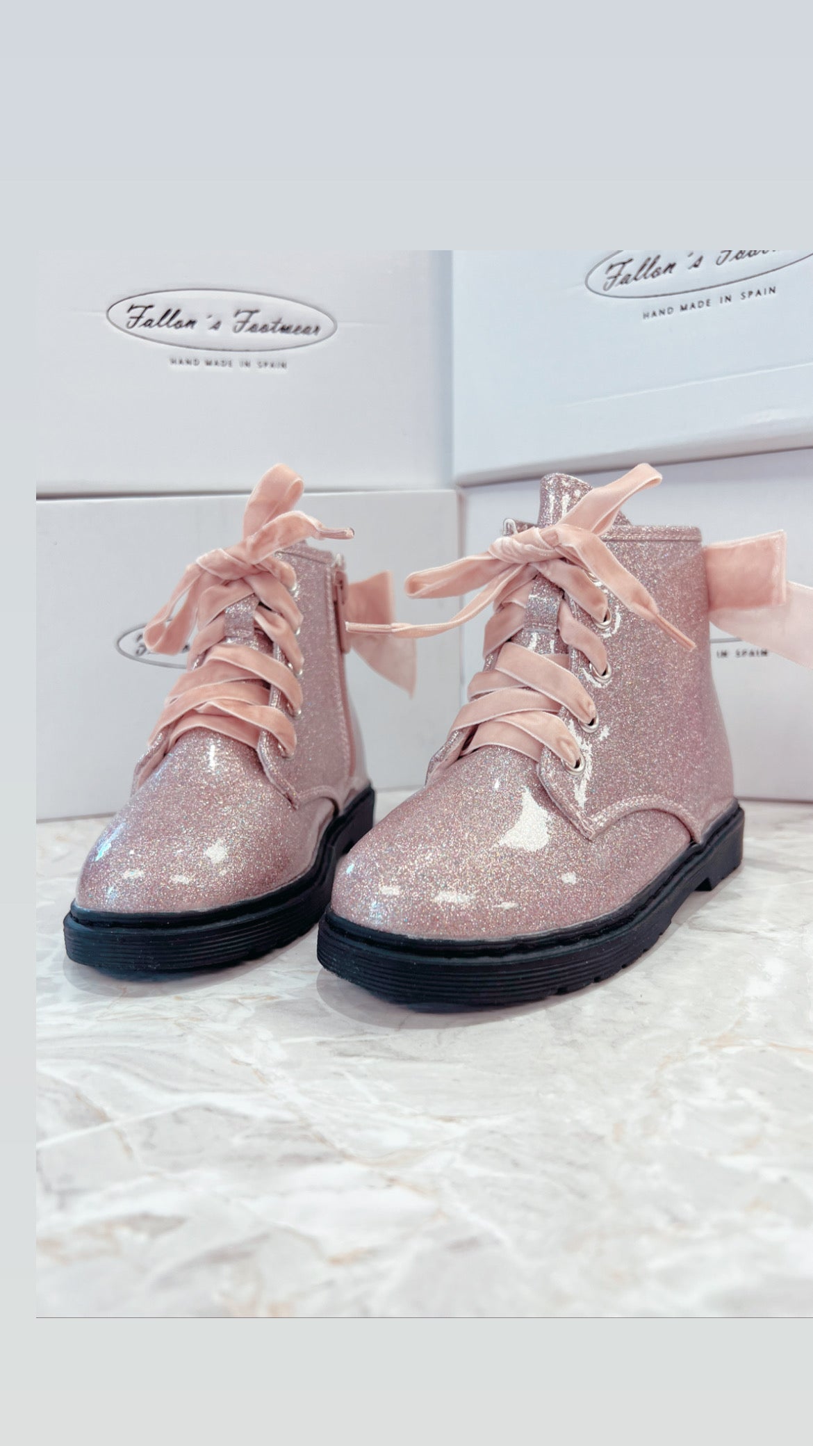 C822 Pink Back Bow Boot
