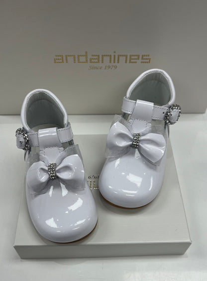232260 Patent White Fabric/Patent Bow Andanines
