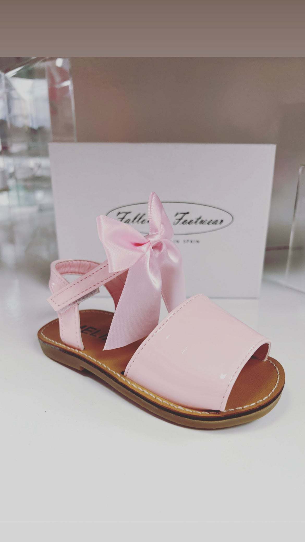 Pink best sale bow sandals