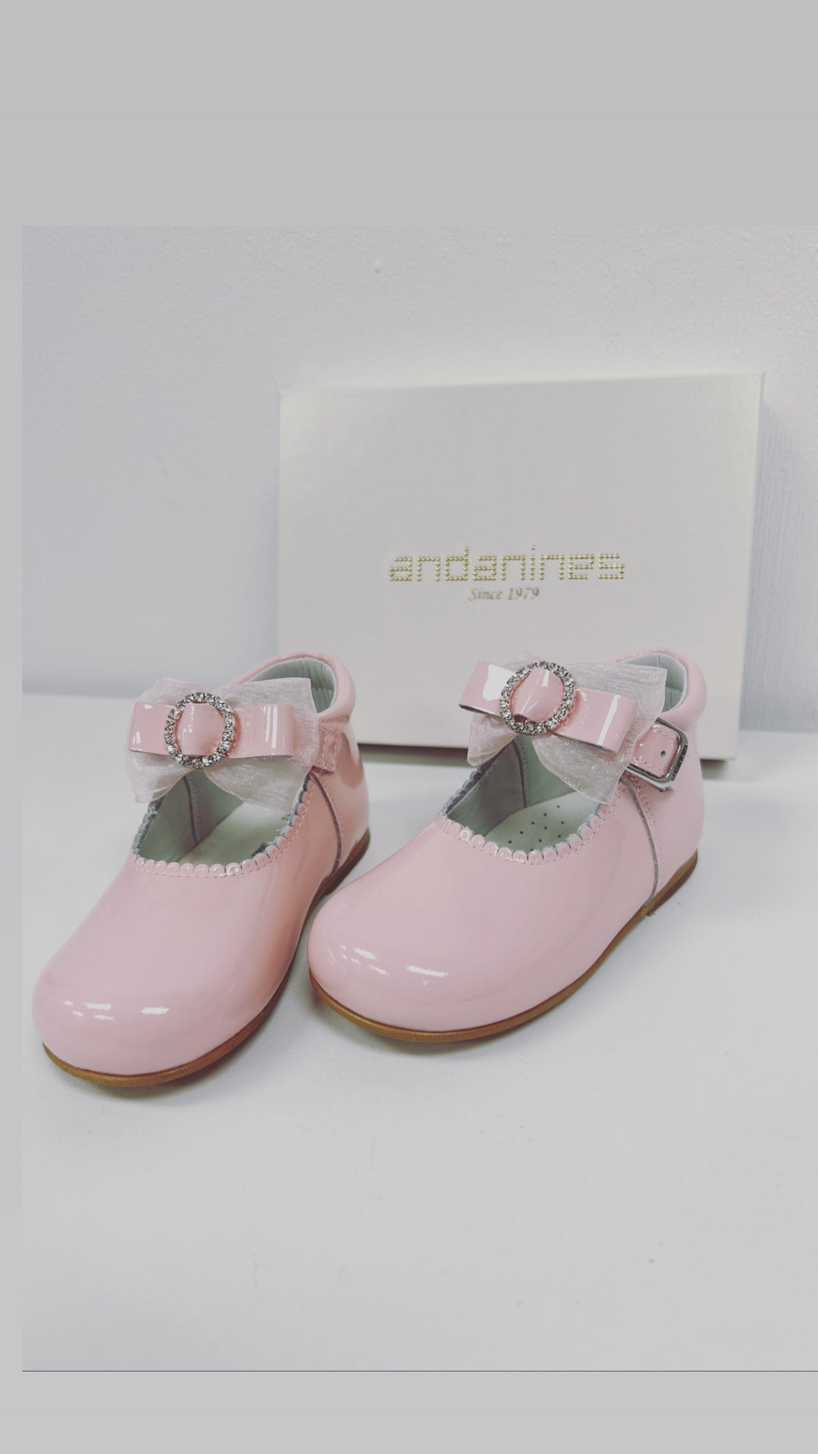 222261 Pink Patent Fabric Bow Andanines