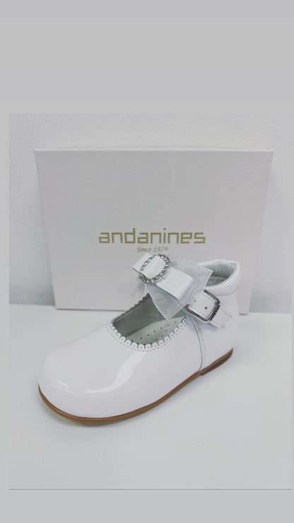 222261 White Patent Fabric Bow Andanines