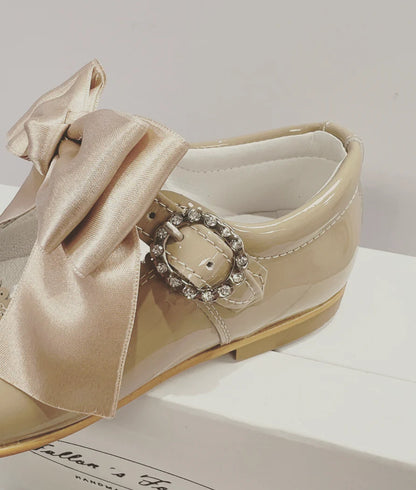 6270-1 Camel Tan Shoe with Diamante Buckle