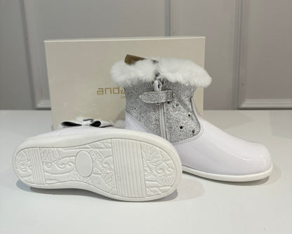 232326 White Fur Boots