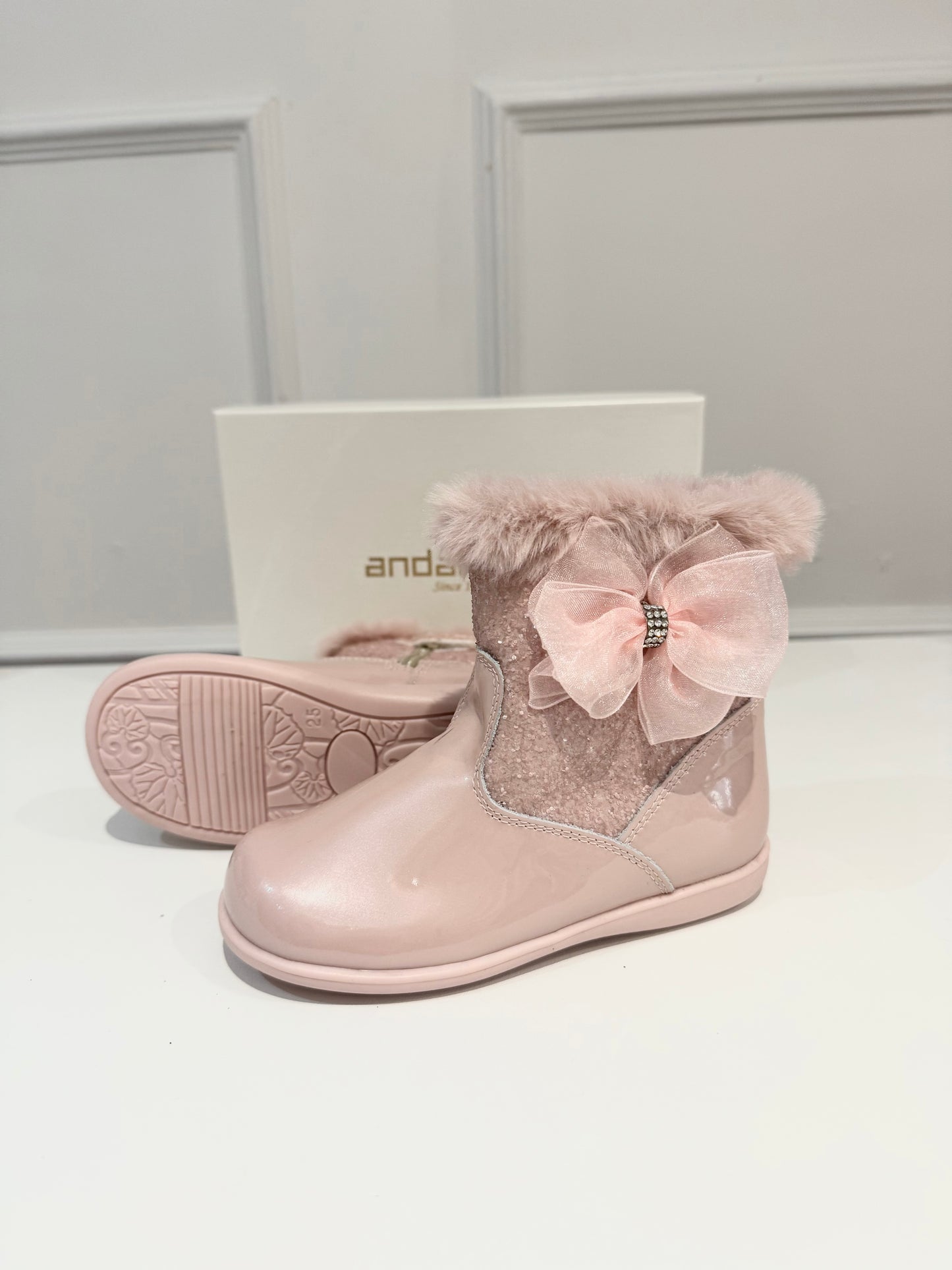 232326 Pink Fur Boots