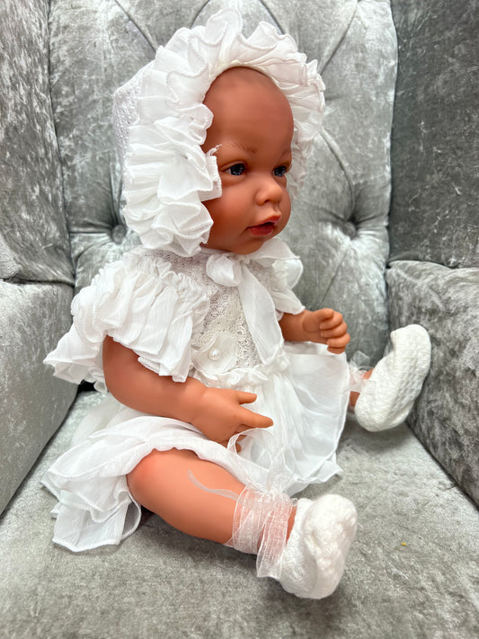 Doll & outfit (white)
