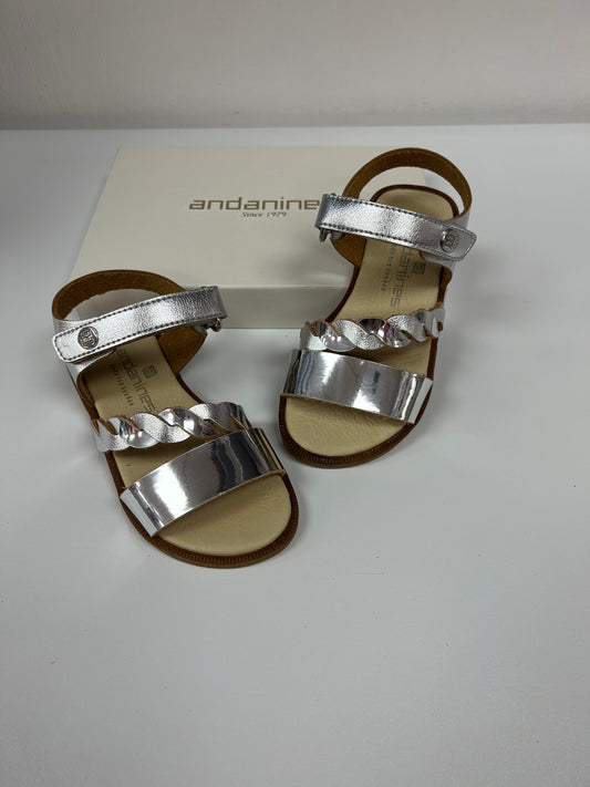 231725 Andanines Silver Pleat Cable Sandal