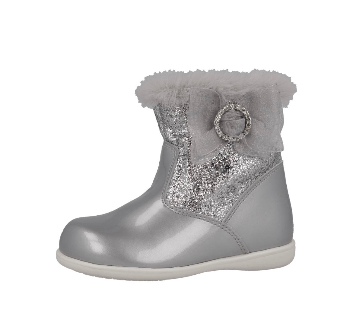222327 Silver Bow Andanines Boots