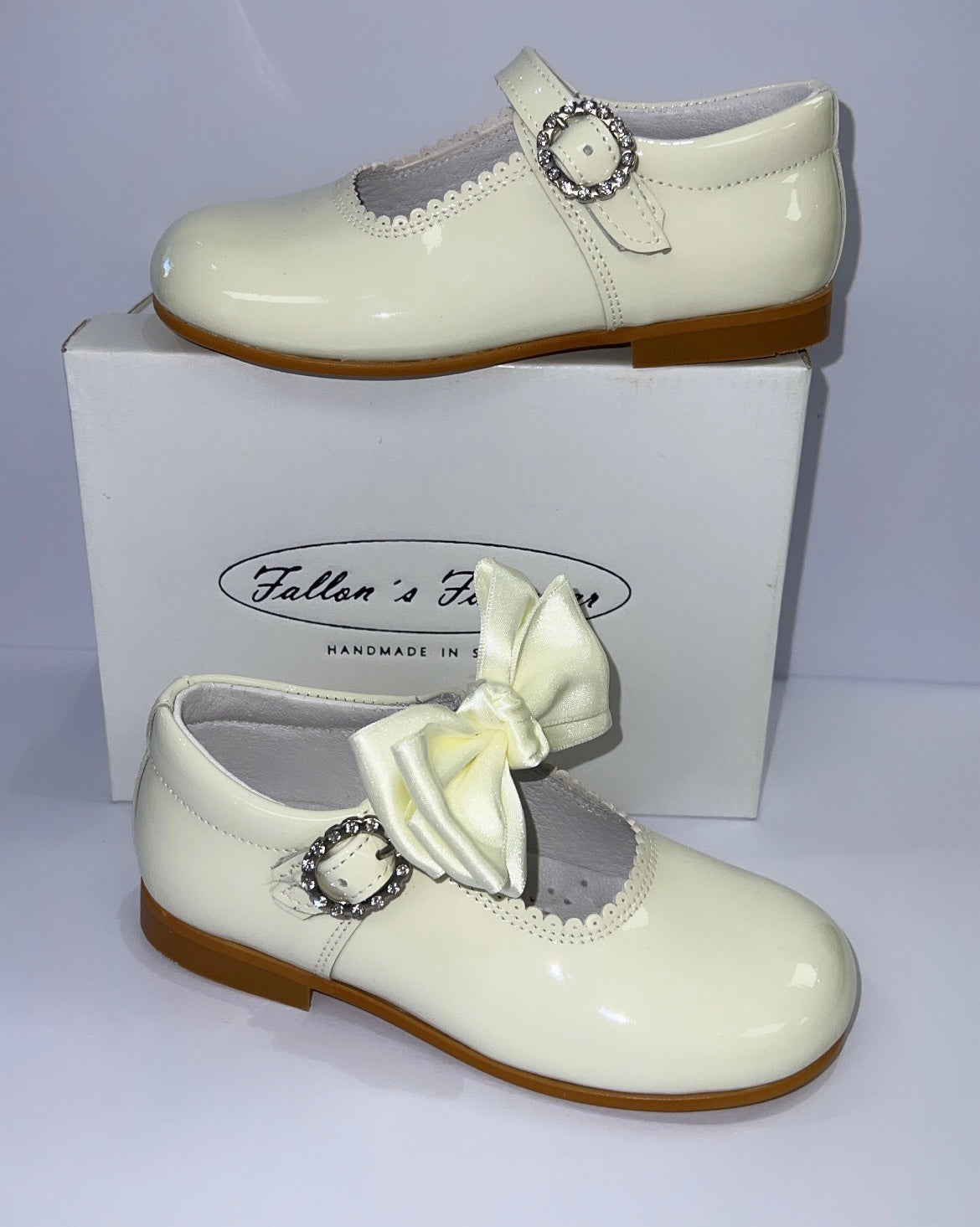 6270-1 Cream Shoe with Diamante Buckle